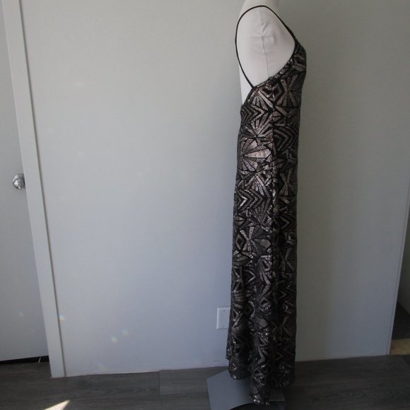 NWT Metallic Sequin Halter Open Back Evening Gown - Picture 8 of 9